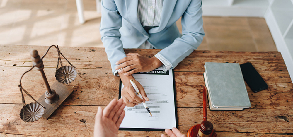 Avukat Çiğdem Özkan tüm Türkiye’de idare hukuku davalarında müvekkillerine danışmanlık ve dava takibi hizmeti sunmaktadır.